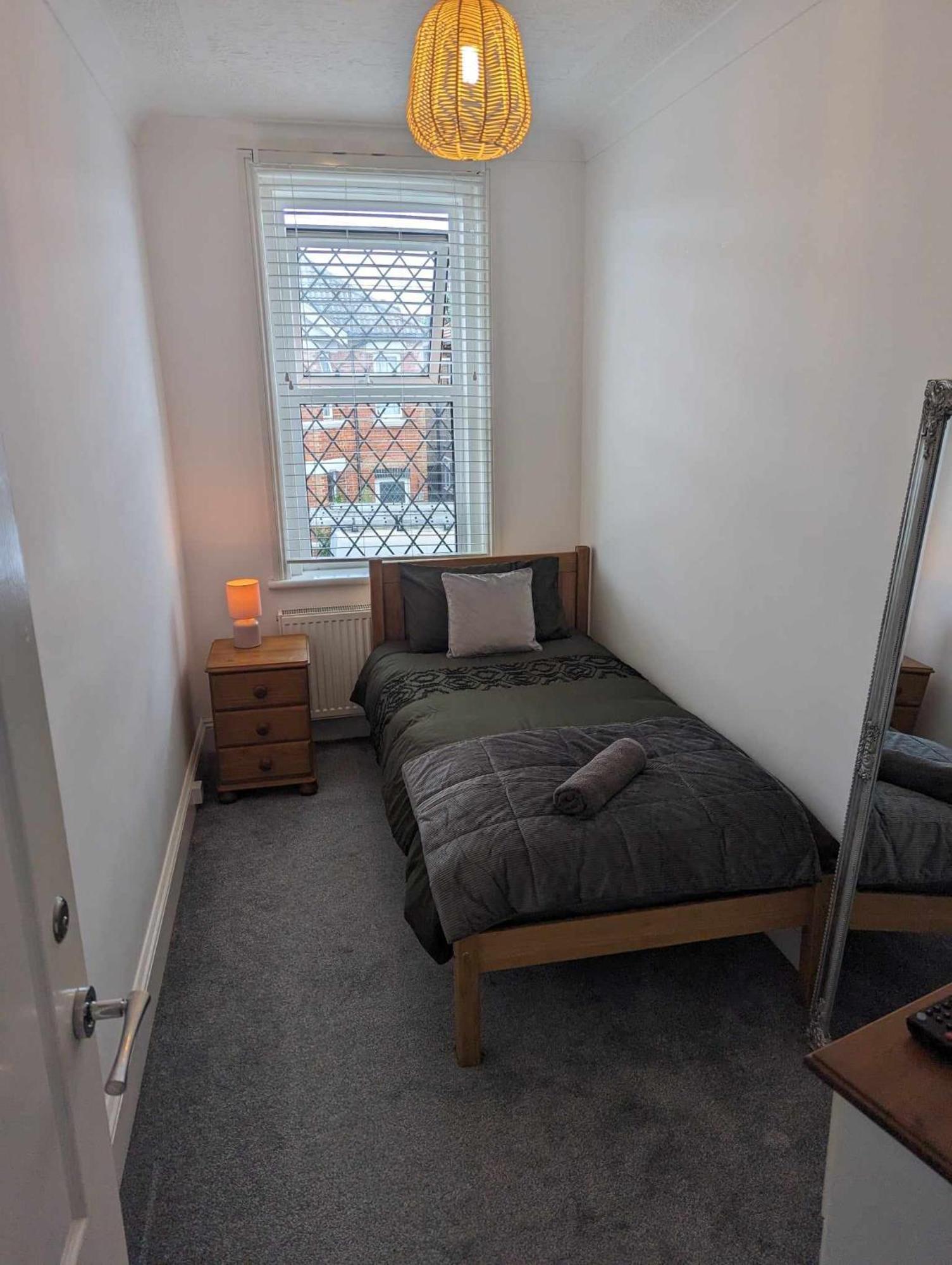 Cosy Bee And Apartment Bournemouth Exterior photo